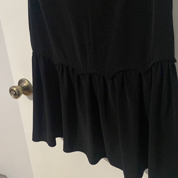 Black dress - Picture 3 of 4